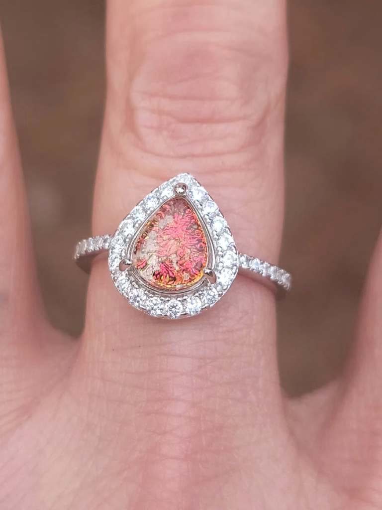 Women’s Cremation Rings with Ashes